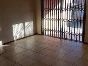 3 Bed Apartment in Laser Park