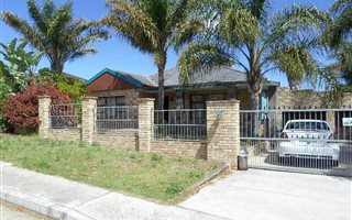 5 Bedroom House in Van Riebeeck Heights