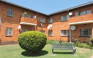 2 Bedroom Flat in Selection Park