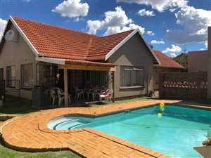 3 Bed House in Helikon Park