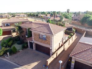 4 Bed Cluster in Beyers Park