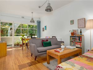2 Bed Apartment in Tamboerskloof