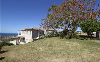 4 Bedroom House in Whale Rock Heights