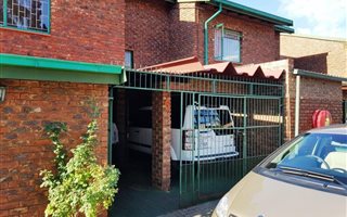 3 Bedroom Duplex in Florauna