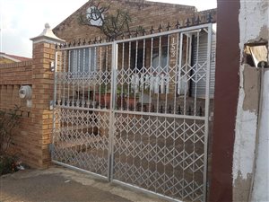 2 Bed House in Austerville