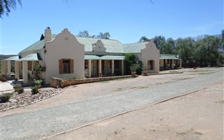 10 ha Farm in De Rust
