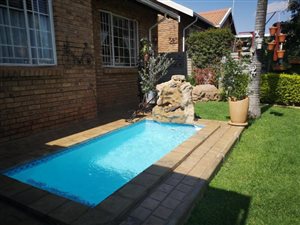3 Bed Townhouse in Florauna