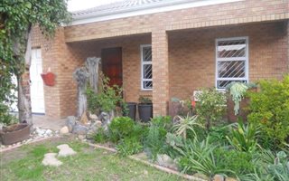 3 Bedroom House in Eikenbosch