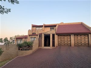 5 Bed House in Moreleta Park