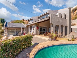 3 Bed House in Constantia Kloof