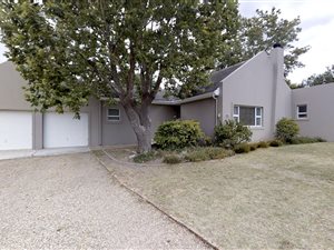 4 Bed House in Golden Acre
