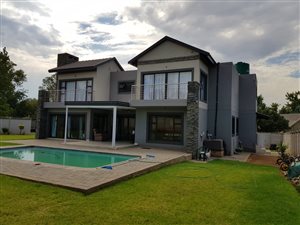 4 Bedroom House in Vanderbijlpark SW5