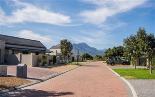 3 Bedroom House in Heritage Park