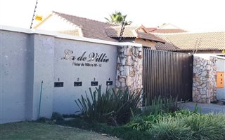 3 Bedroom Townhouse in Van Der Hoff Park