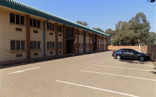 1104 m² Industrial space in Wychwood