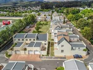 2 Bed Townhouse in Stellenbosch Central