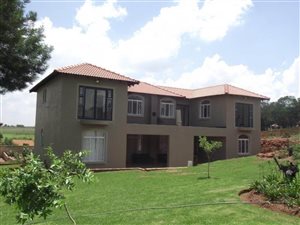 4 Bed House in Zwavelpoort