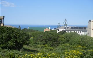 672 m² Land available in Kleinbaai