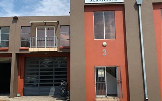 300 m² Industrial space in Randjesfontein
