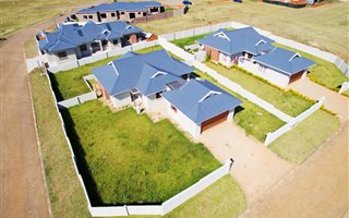 1198 m² Land available in White River AH