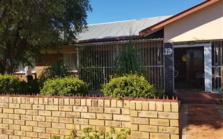 3 Bedroom House in West End