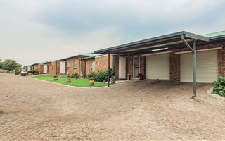 2 Bedroom Townhouse in Sunair Park
