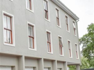 3 Bed Apartment in Paarl