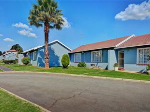 3 Bedroom Townhouse in Roodepoort West