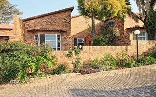 3 Bedroom Simplex in Bromhof