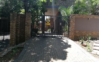 2 Bedroom Flat in Moreleta Park