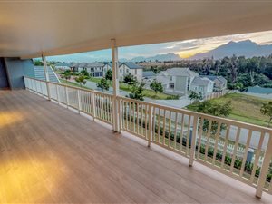 4 Bed House in Kraaibosch