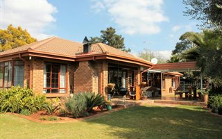 4 Bedroom House in Clubview