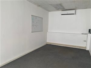 300 m² Industrial space in Randjespark