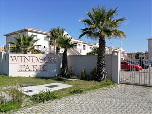 2 Bed Apartment in Lansdowne