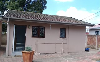 1 Bedroom Garden Cottage in Caversham Glen