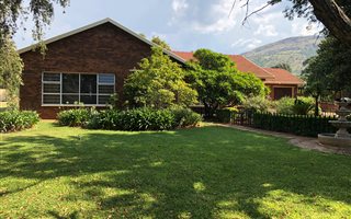 8.6 ha Farm in Rustenburg Central