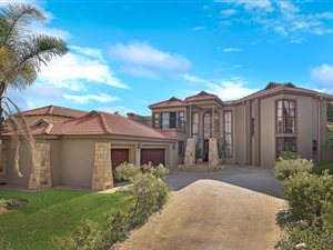 5 Bed House in Eagle Canyon Golf Estate