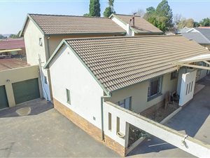 5 Bed House in Norkem Park