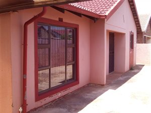 3 Bed House in Dobsonville