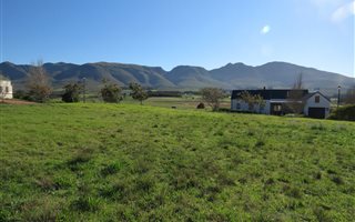 760 m² Land available in Stanford