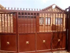 2 Bed House in Mahube Valley