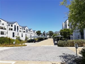 3 Bed Apartment in Somerset West Central