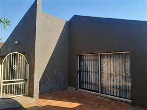 3 Bed House in Protea North