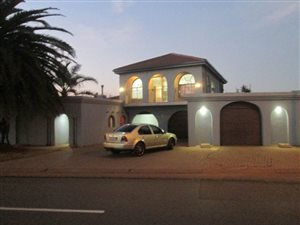 5 Bed House in Lenasia