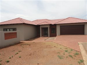 3 Bed Townhouse in Buffelspoort