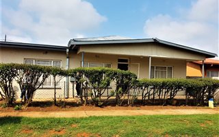 2 Bedroom House in Krugersdorp Central