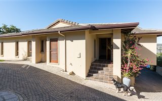 4 Bedroom House in Old Place