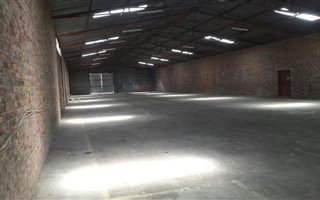 1600 m² Commercial space in Bredell AH