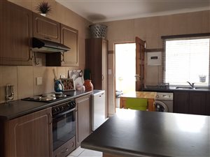 3 Bed Apartment in Amanzimtoti