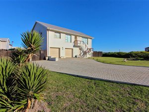 4 Bed House in Cape St Francis
